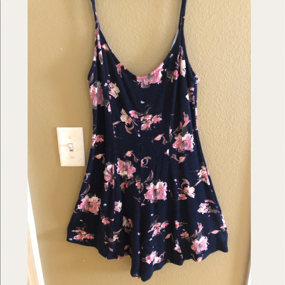 Floral Romper 🌸🖤✨🔥